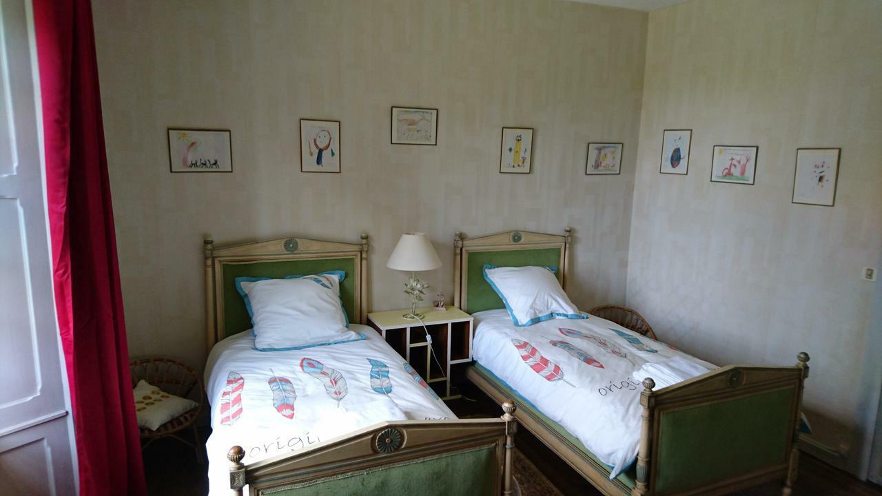 Pierre Deluen Domaine De La Grange De Quaire Bed and Breakfast Chassenon Exteriör bild