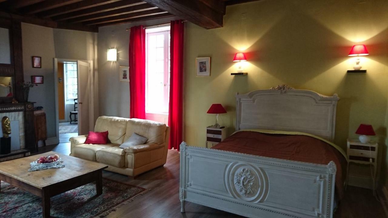 Pierre Deluen Domaine De La Grange De Quaire Bed and Breakfast Chassenon Exteriör bild
