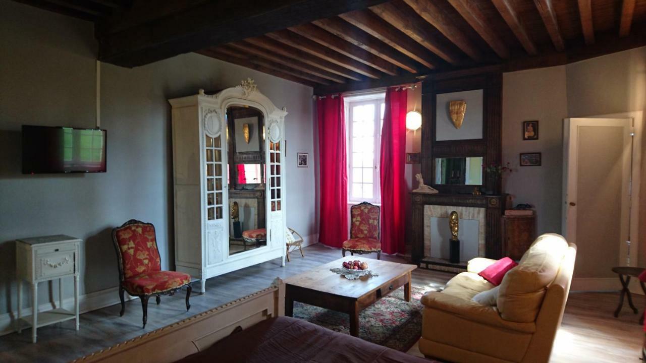 Pierre Deluen Domaine De La Grange De Quaire Bed and Breakfast Chassenon Exteriör bild