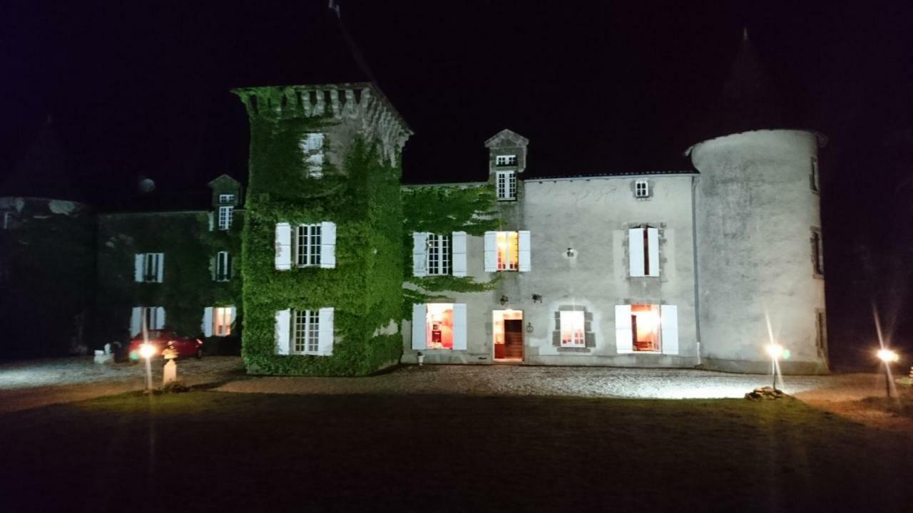 Pierre Deluen Domaine De La Grange De Quaire Bed and Breakfast Chassenon Exteriör bild